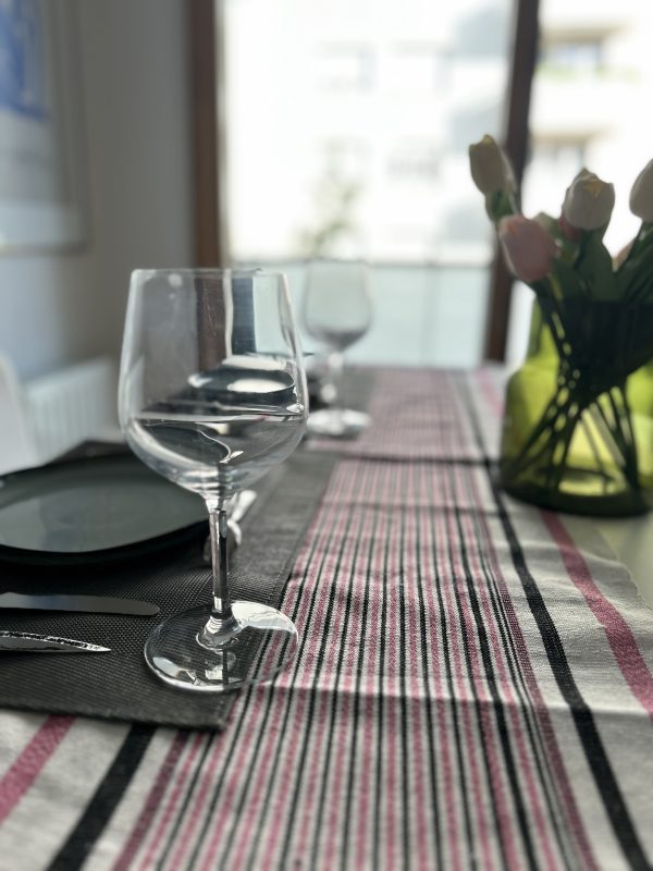 Coureur de table en Faso Dan Fani 4