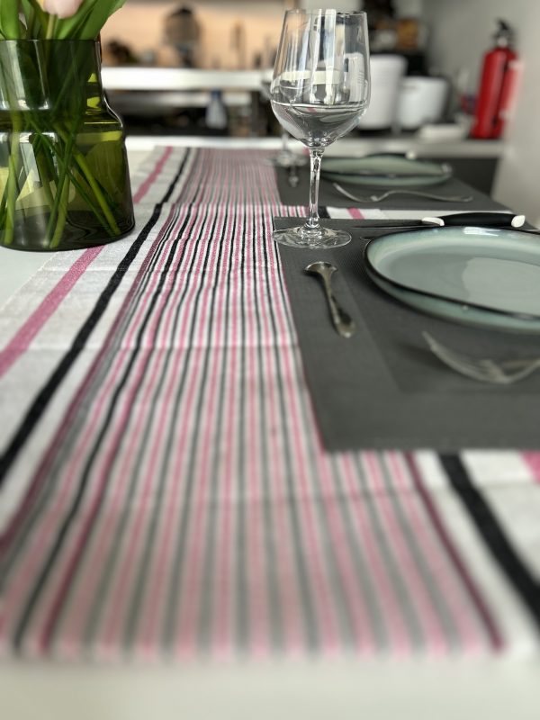 Coureur de table en Faso Dan Fani 4