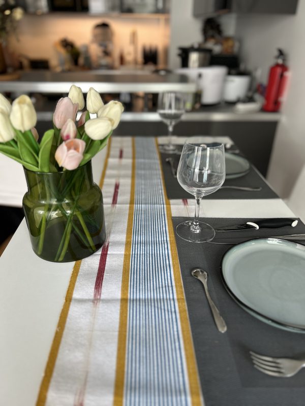 Coureur de table en Faso Dan Fani 6