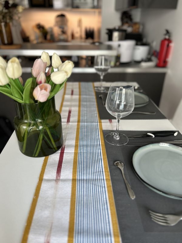 Coureur de table en Faso Dan Fani 6