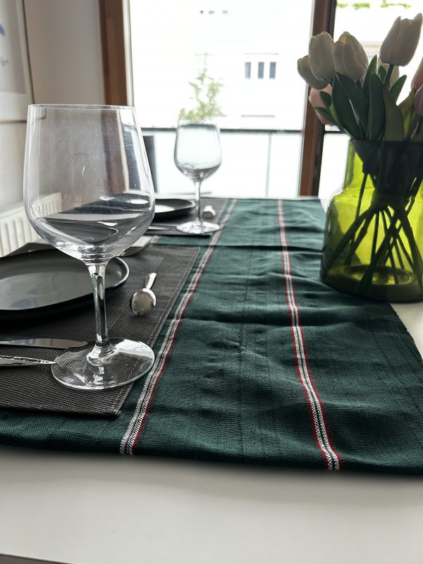 Coureur de table en Faso Dan Fani 2