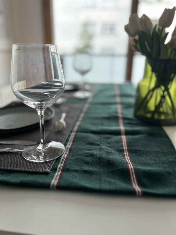 Coureur de table en Faso Dan Fani 2