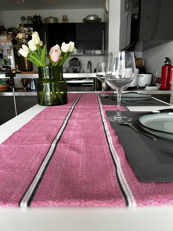 Coureur de table en Faso Dan Fani 3