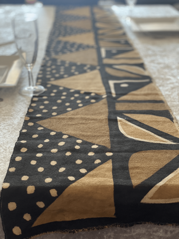 Coureur de table en Bogolan 1 – tissu africain artisanal