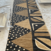 Coureur de table en Bogolan 1 – tissu africain artisanal